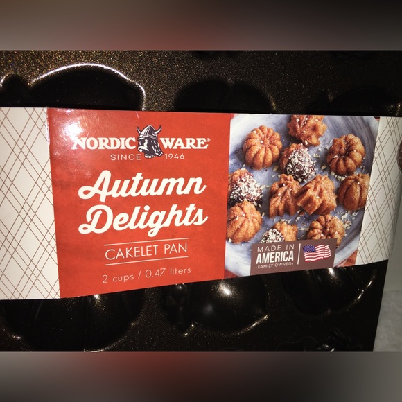 Nordic Ware Autumn Delights Cakelet Pan - NWT - Picture 4 of 4
